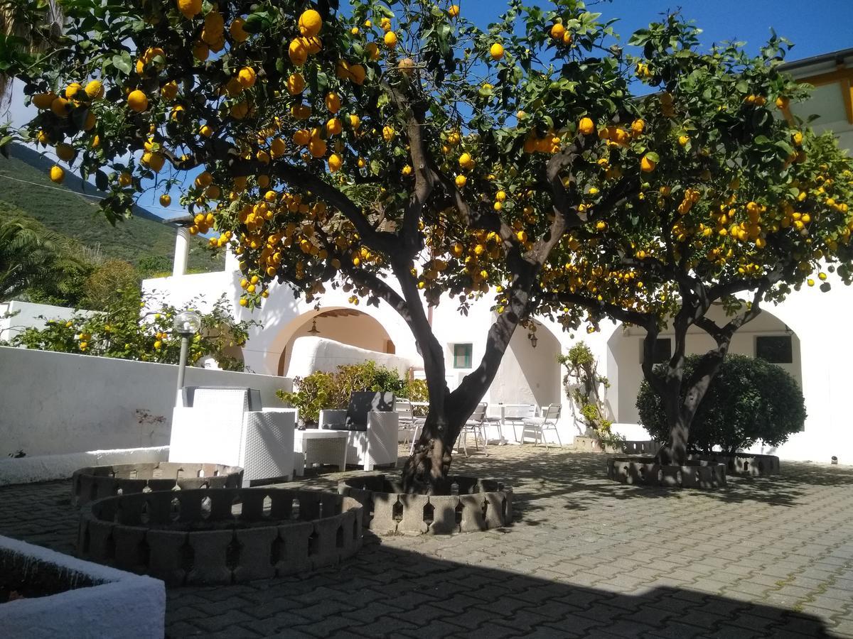 Villa Petrusa Stromboli Buitenkant foto